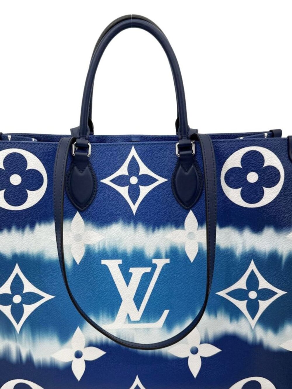 Louis Vuitton  Onthego GM Monogram Escale Canvas Shoulder Bag Blue - Picture 3 of 12